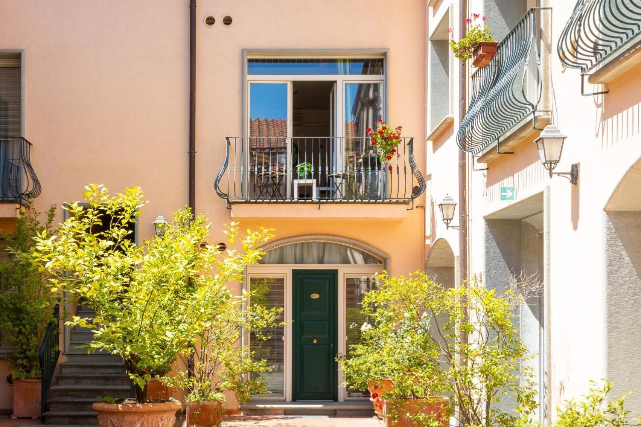 Palazzo Ghibellina 2 By Rental In Florence Luaran gambar